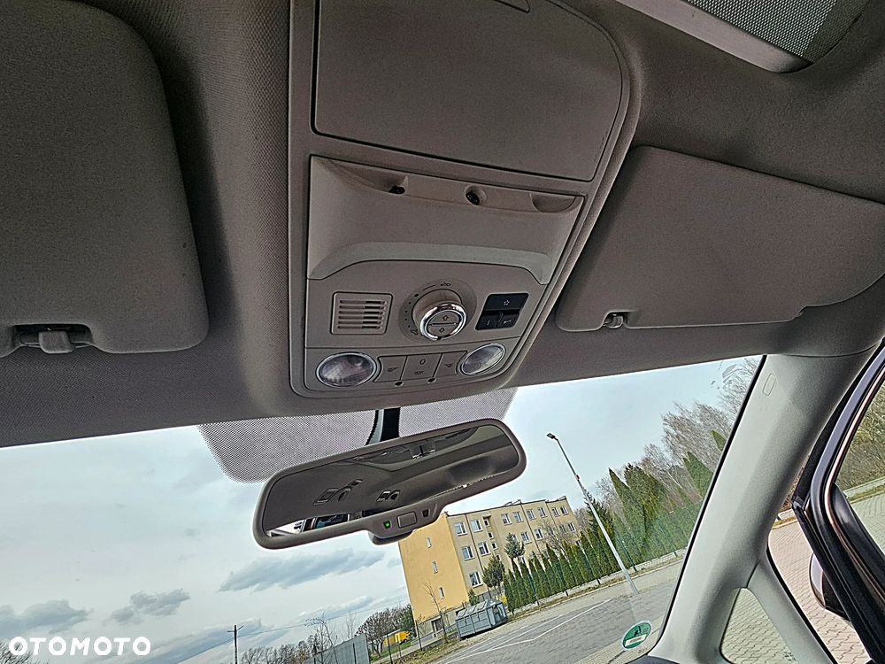 Volkswagen Sharan - 27