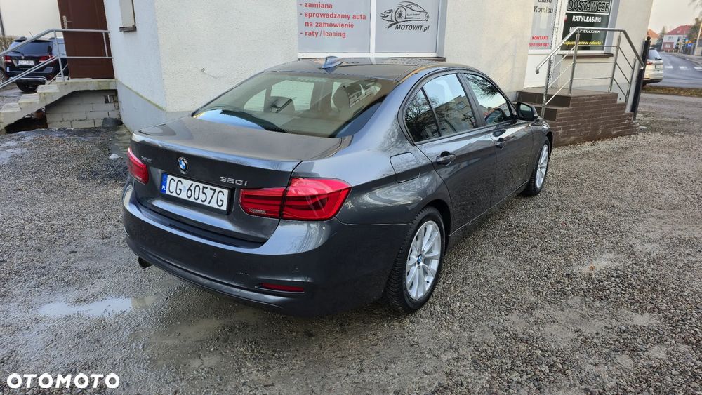 BMW Seria 3 320i Edition M Sport Shadow - 13