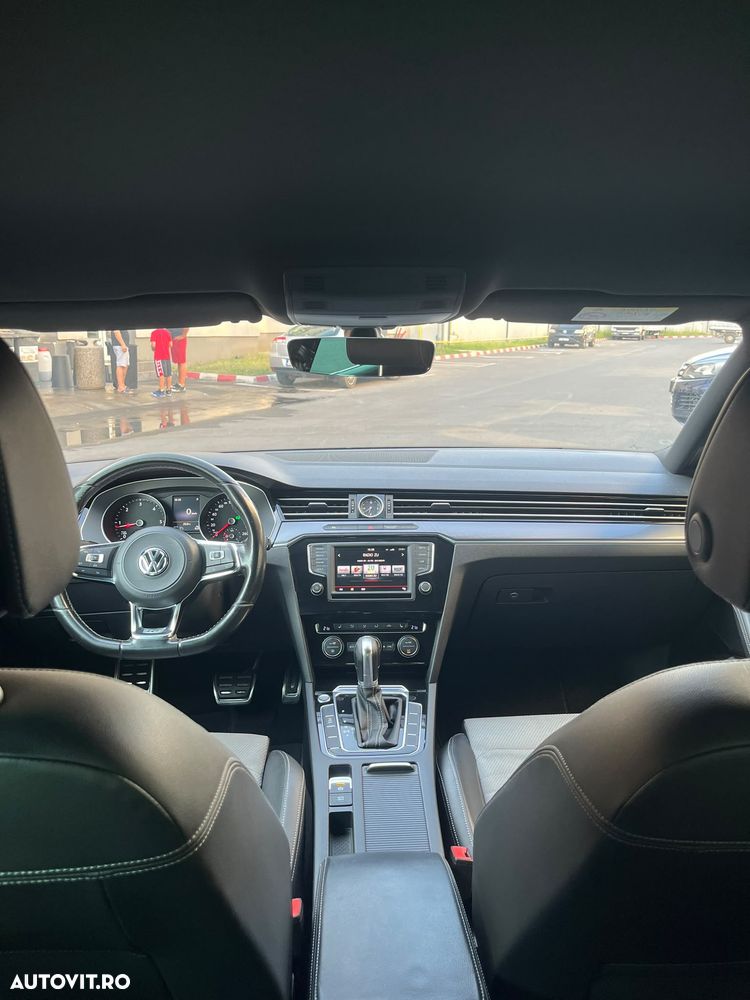 Volkswagen Passat 2.0 TDI DSG Highline - 11