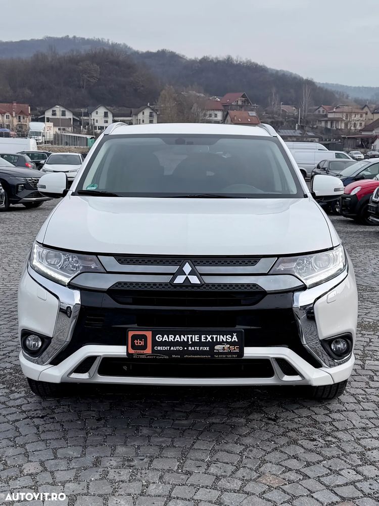 Mitsubishi Outlander PHEV 2.4 L 4X4 Intense - 26