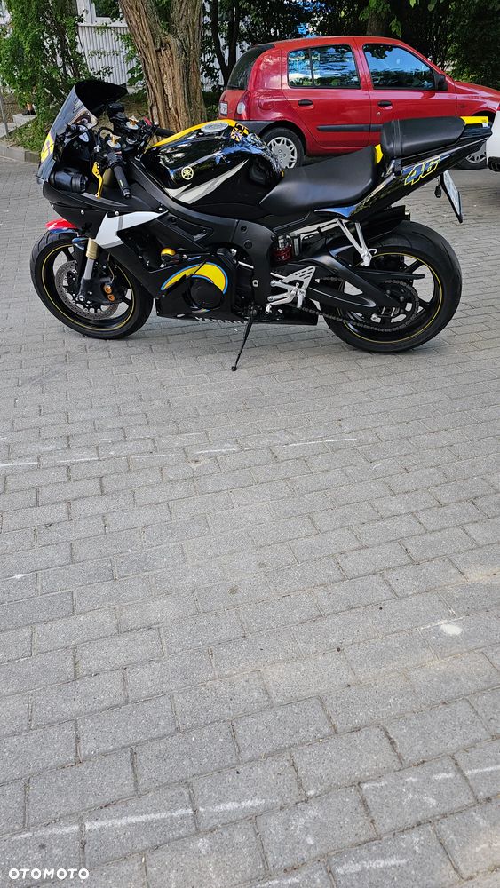 Yamaha R6 - 4