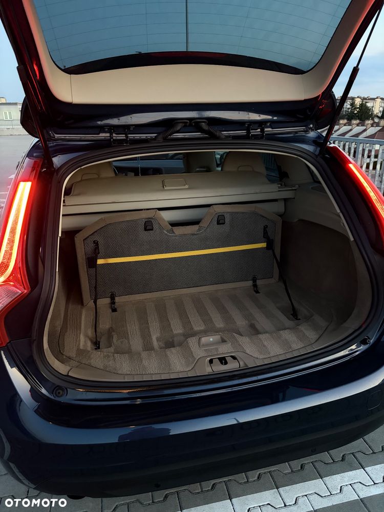 Volvo V60 D4 Geartronic Momentum - 11
