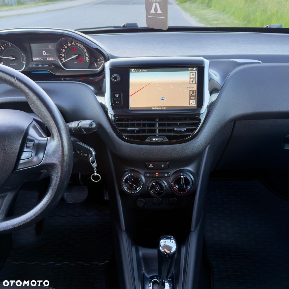 Peugeot 208 - 13