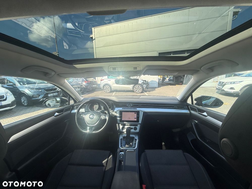 Volkswagen Passat 1.6 TDI SCR DSG Comfortline - 16