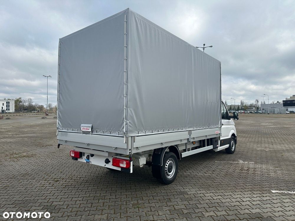 Volkswagen Crafter Crafter 35 Podwozie z pojedynczą kabiną silnik: 2,0 l EURO VI SCR 163 KM / skrzynia biegów: Przedni napęd automatyczna 8-biegowa rozstaw osi: 4490 mm - 4