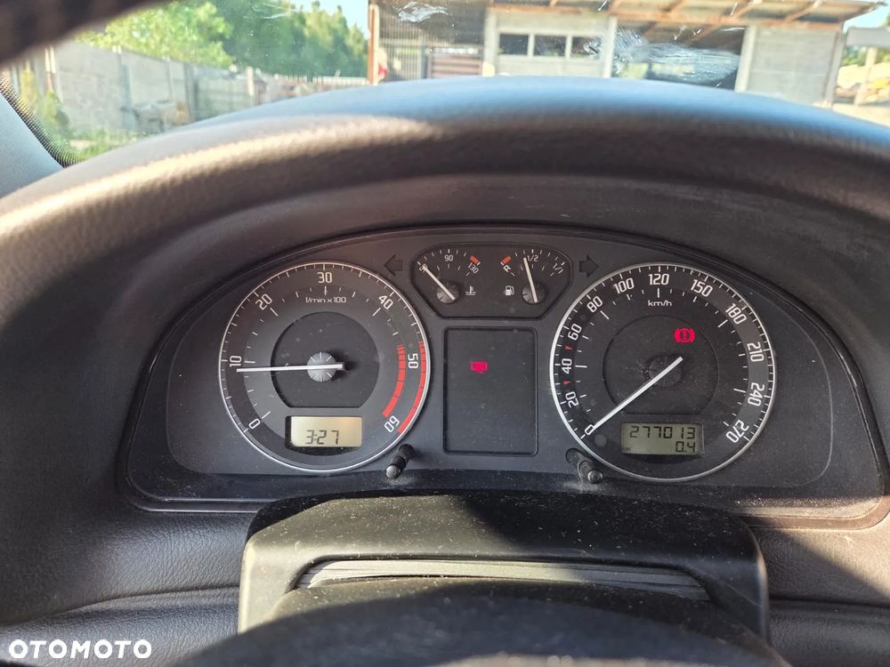 Skoda Superb 2.0 TDI DPF Ambiente - 9