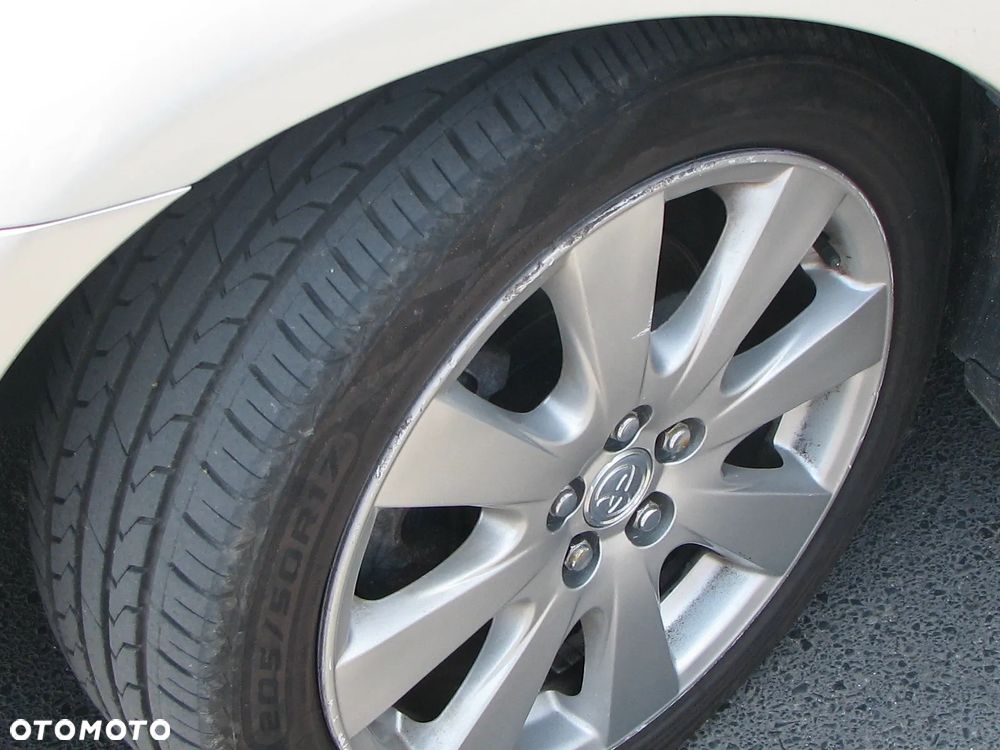 Toyota Avensis 2.0 D-4D Sol - 21