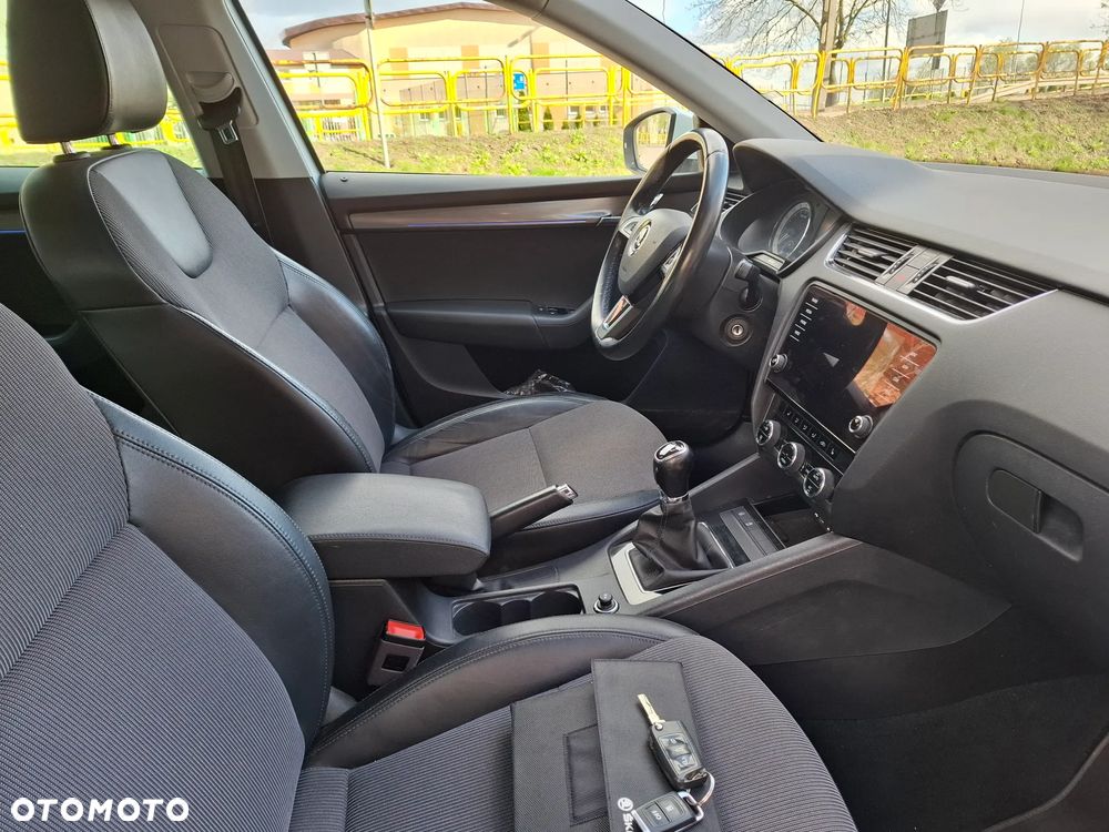 Skoda Octavia 1.6 TDI Premium Edition - 10