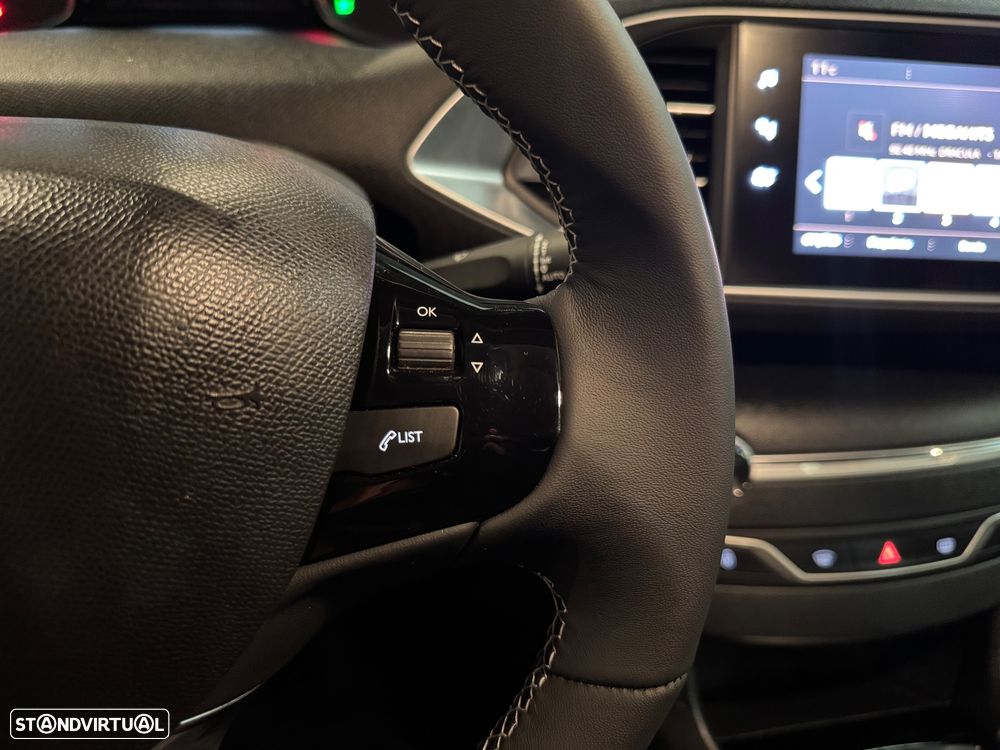 Peugeot 308 SW BlueHDi 130 Stop & Start Active - 11