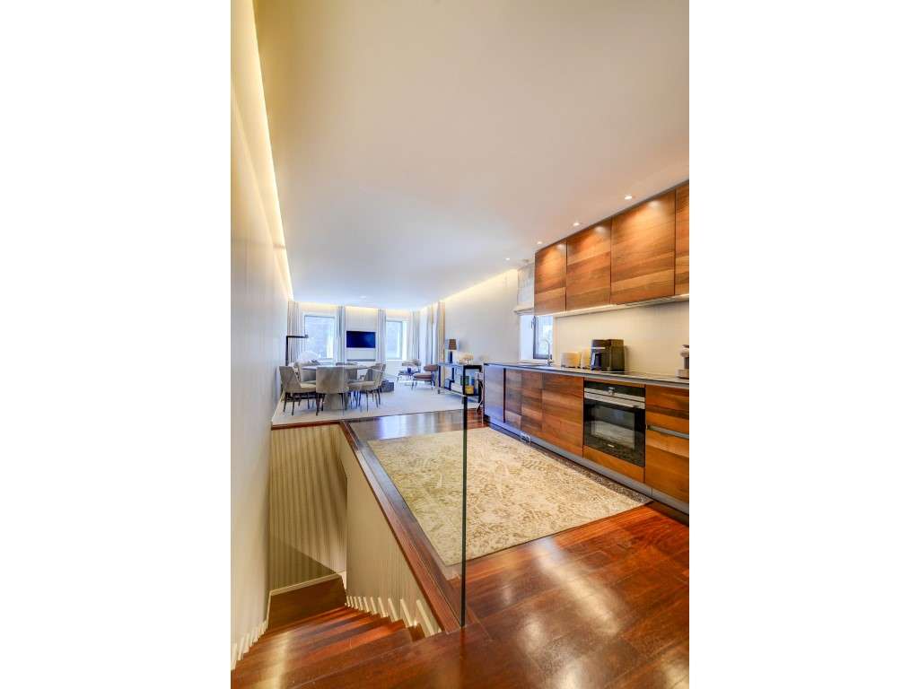 Apartamento T2 duplex com vista rio desafogada no Porto - Grande imagem: 5/21