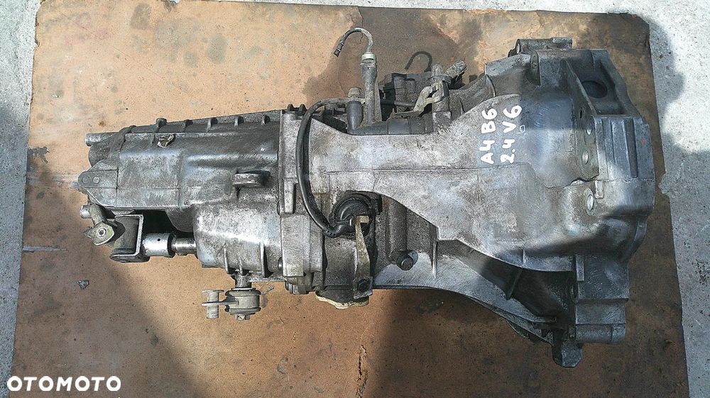 AUDI A4 B6 2.4 V6 SKRZYNIA BIEGÓW  GBN
