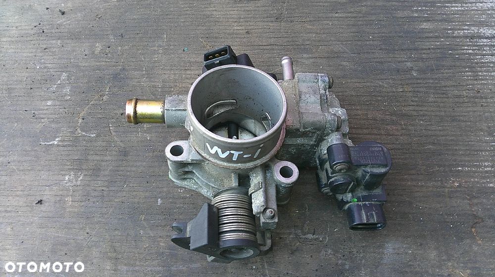 TOYOTA COROLLA E11 1.4 16V PRZEPUSTNICA