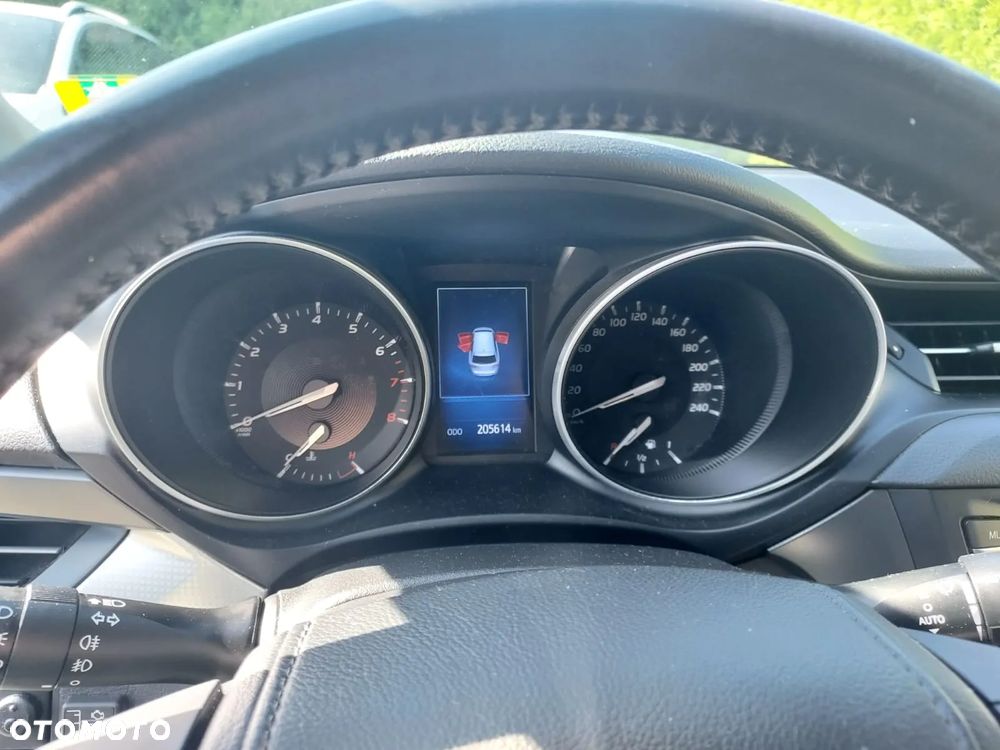 Toyota Avensis 1.8 Premium MS - 7