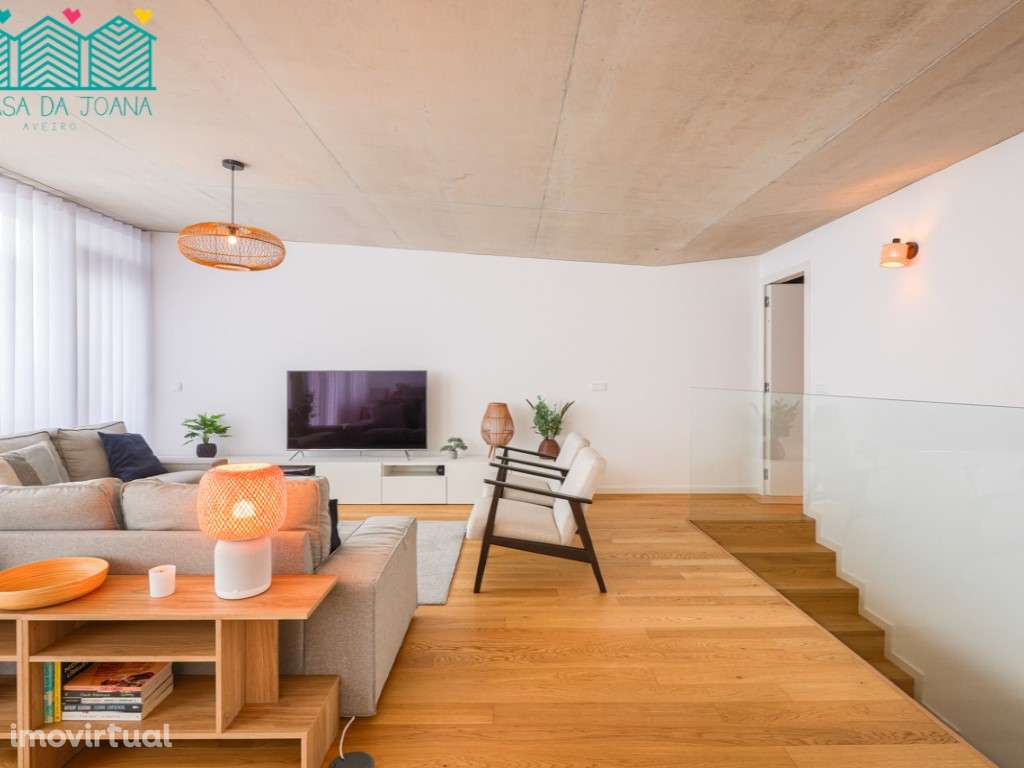 Apartamento T3 Duplex com Garagem Dupla Fechada na Praia da Barra - Grande imagem: 2/49