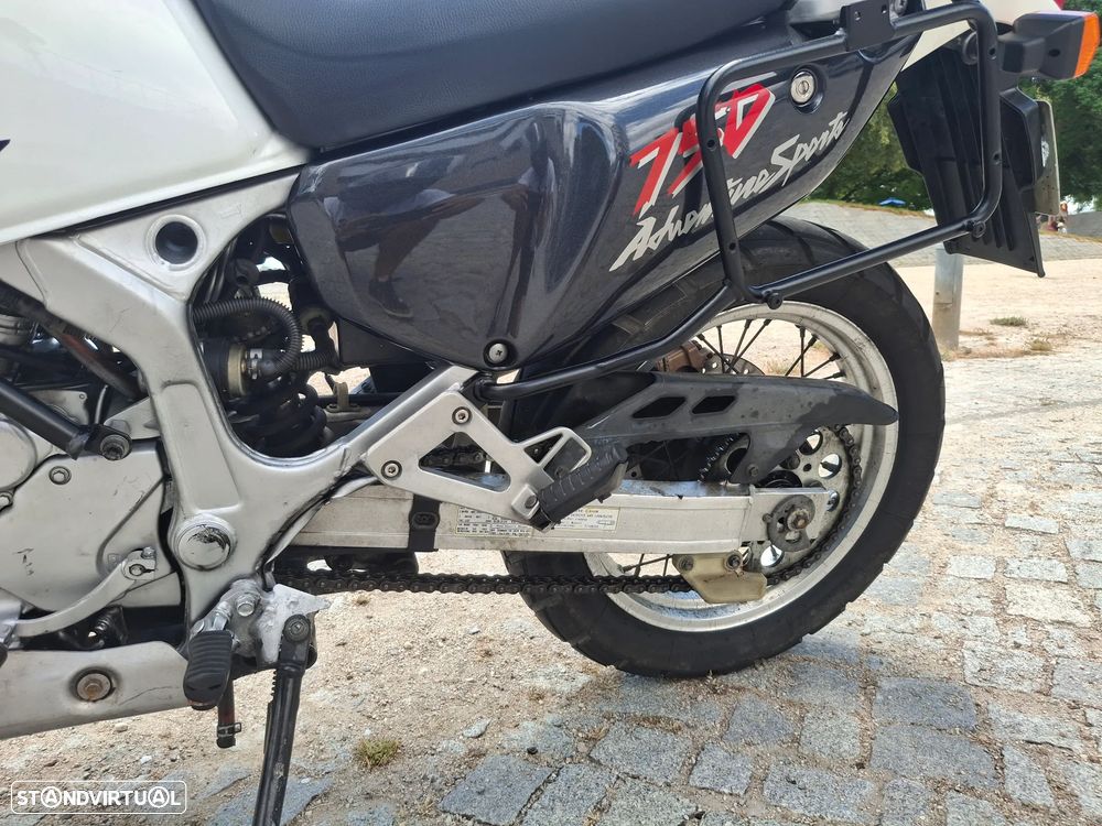 Honda Africa Twin XRVRD07 - 8