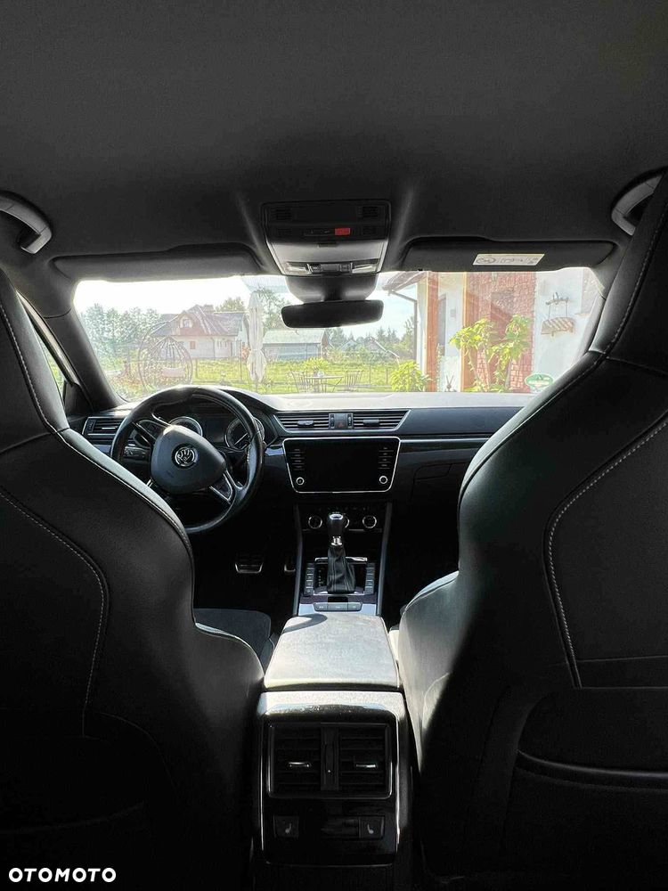 Skoda Superb 2.0 TDI Sportline DSG - 8