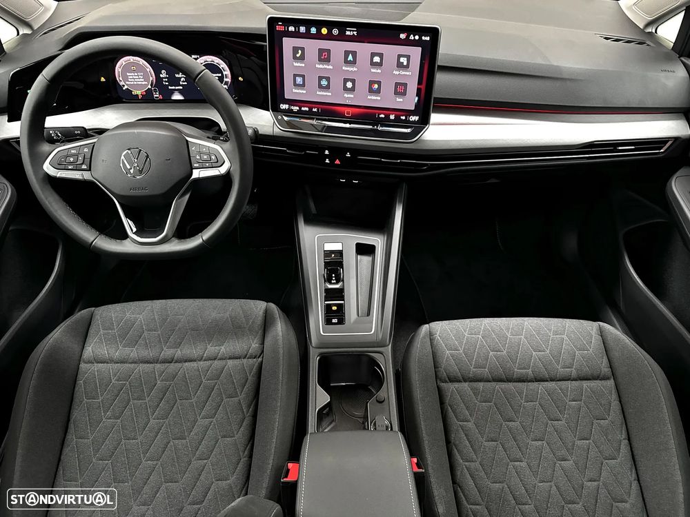 VW Golf 1.5 eTSI Urban DSG - 10