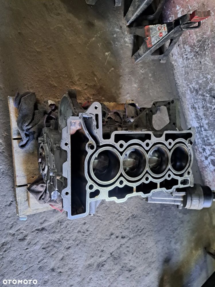 Blok wal tloki dul silnika Mini R56  N12B14A - 4