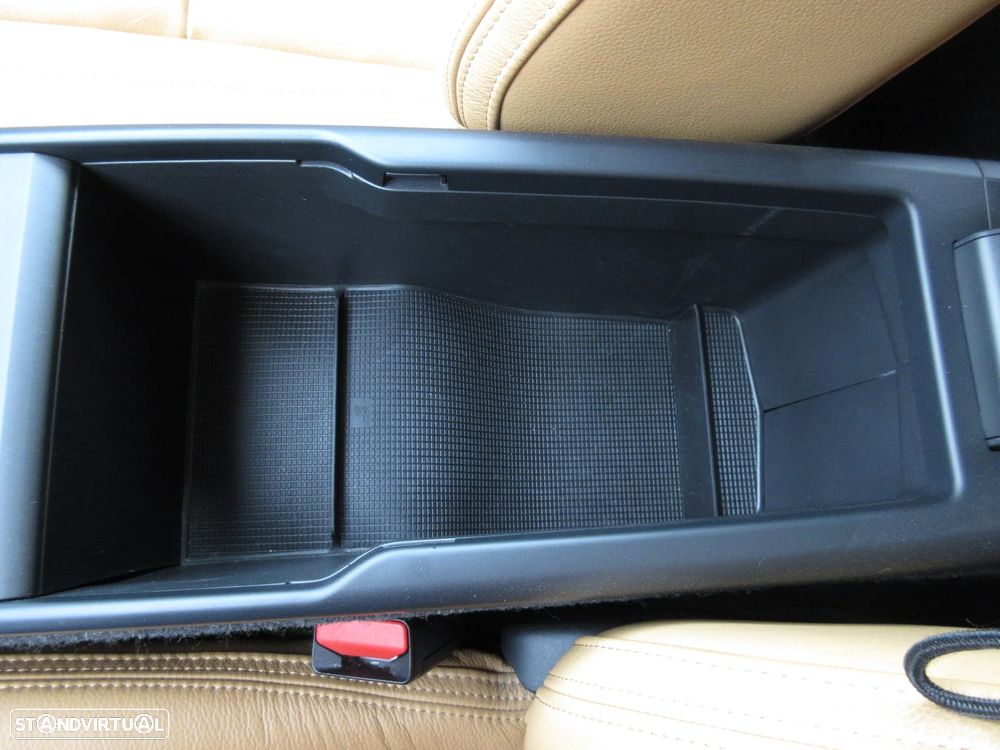 Volvo XC 40 2.0 D3 Momentum Plus Geartronic - 56