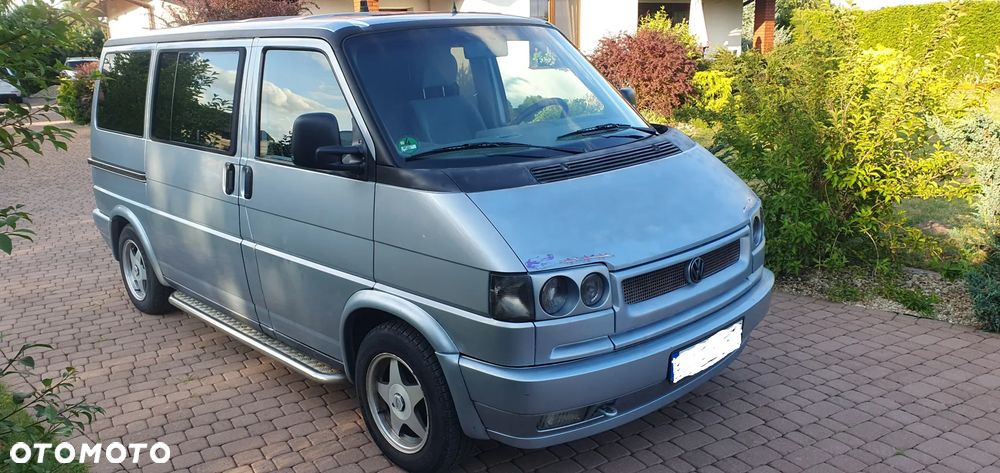 Volkswagen Multivan - 2