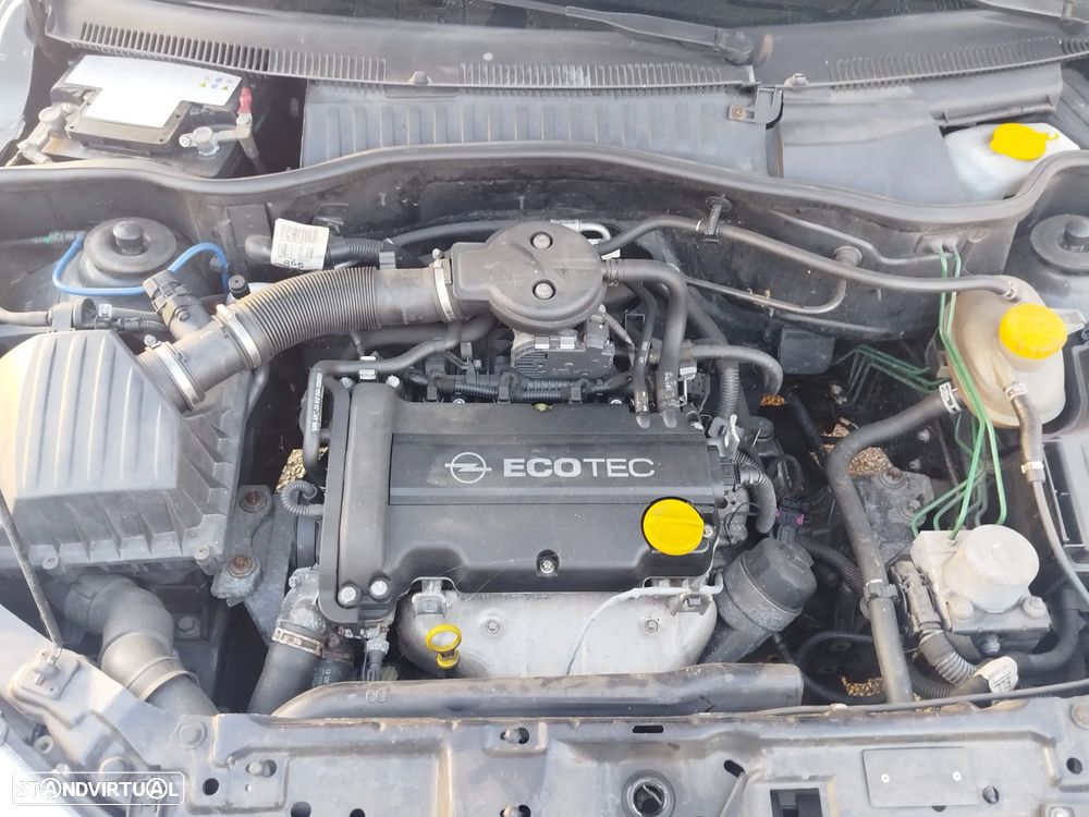 Opel Corsa 1.2 16V Cosmo - 1