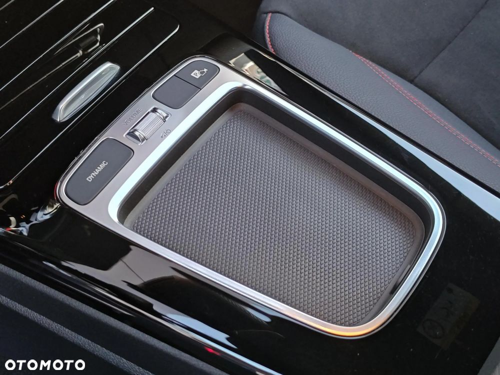 Mercedes-Benz CLA 200 AMG Line 7G-DCT - 17