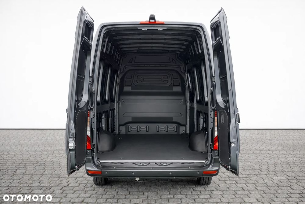 Mercedes-Benz Sprinter - 5
