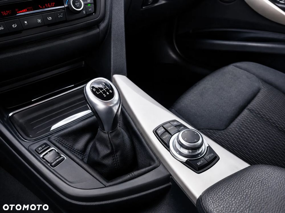 BMW Seria 3 320d Efficient Dynamics - 14
