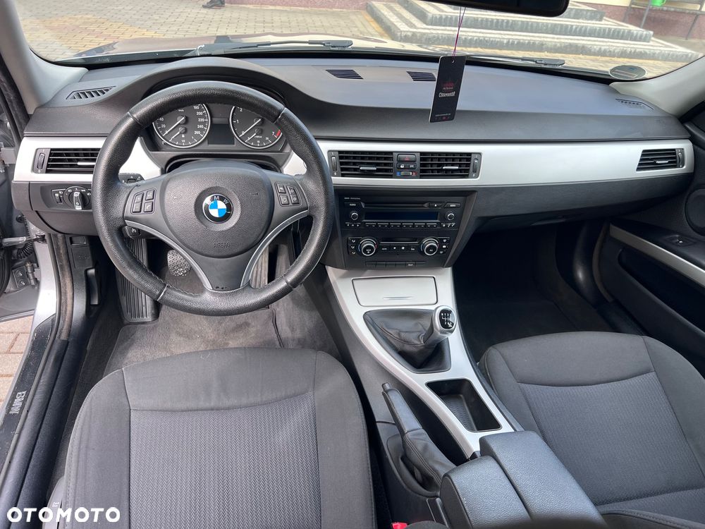 BMW Seria 3 318i Edition Exclusive - 9