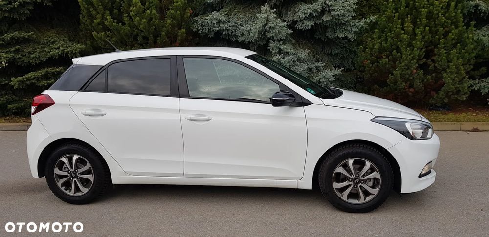 Hyundai i20 blue 1.2 Trend - 11