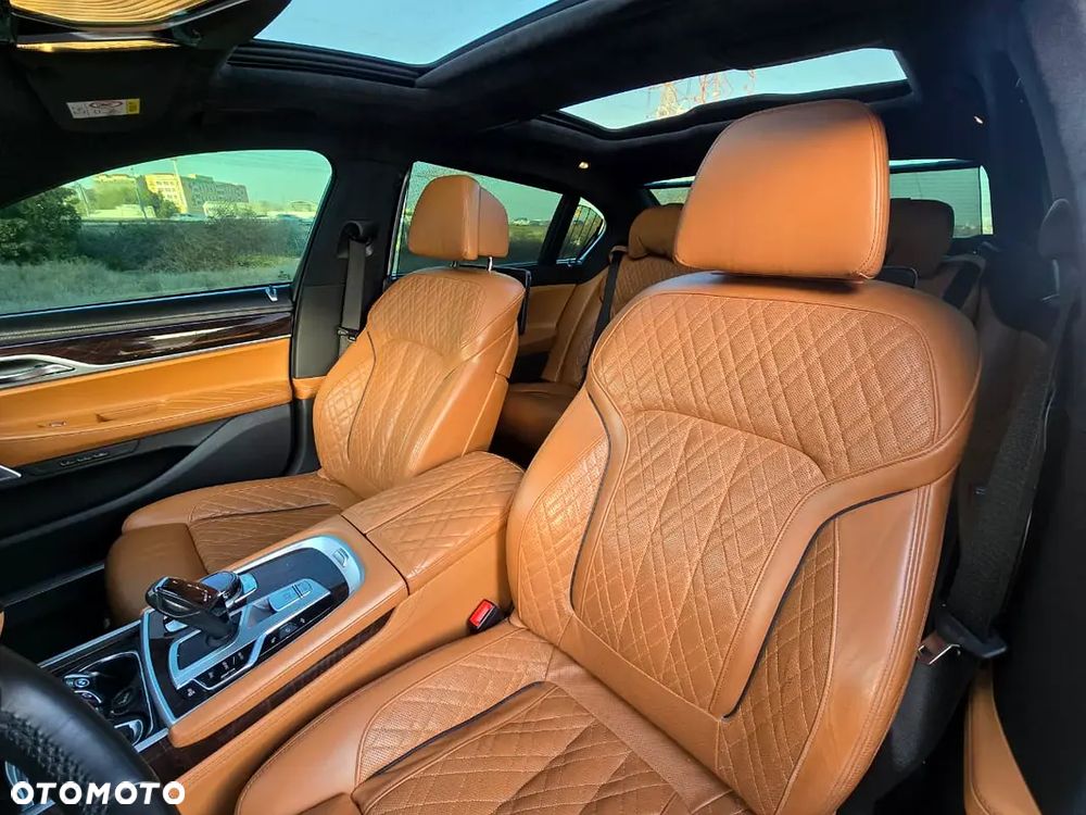 BMW Seria 7 750Li xDrive - 17