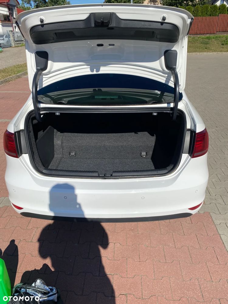 Volkswagen Jetta 1.4 TSI BMT Highline DSG - 23