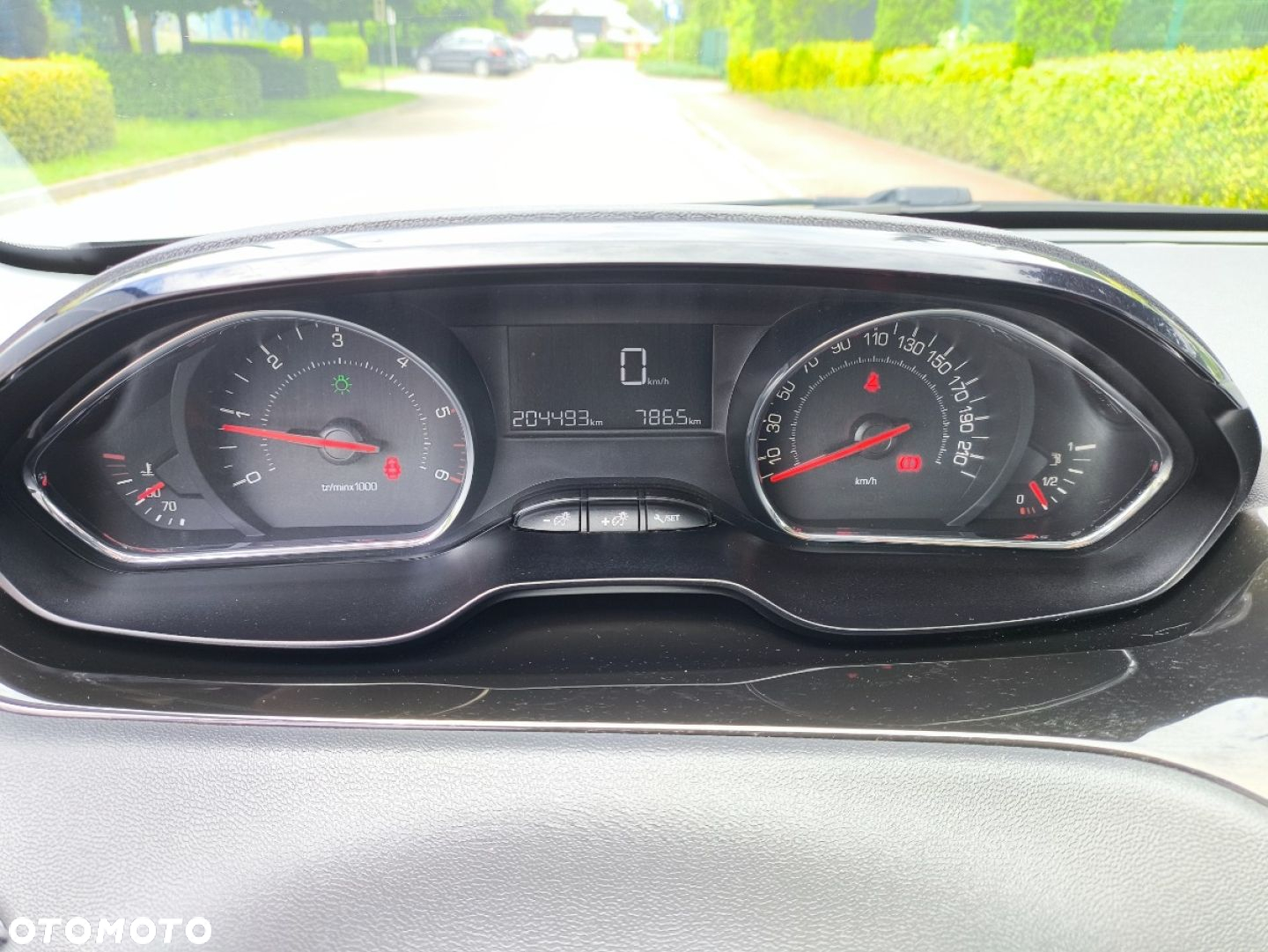 Peugeot 208 1.6 e-HDi Allure STT - 18