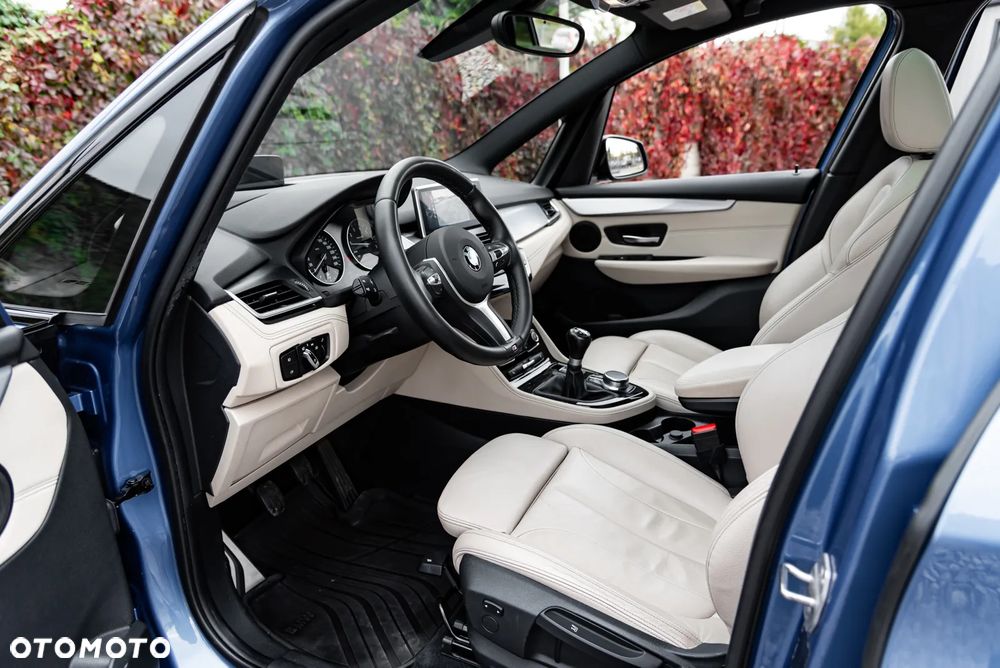BMW Seria 2 220i GT M Sport - 28