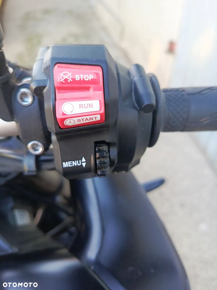 Yamaha MT - 8