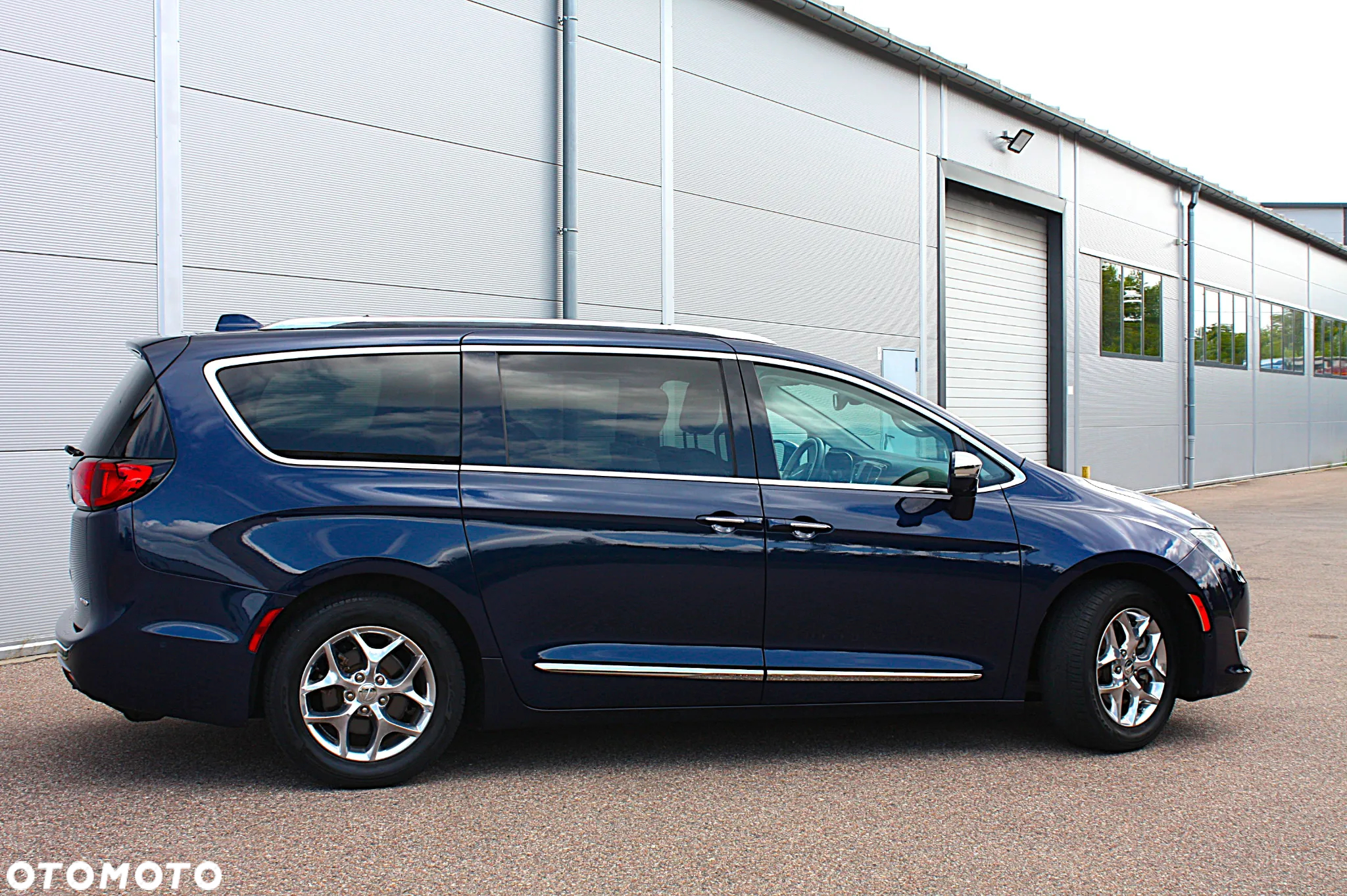 Chrysler Pacifica - 8