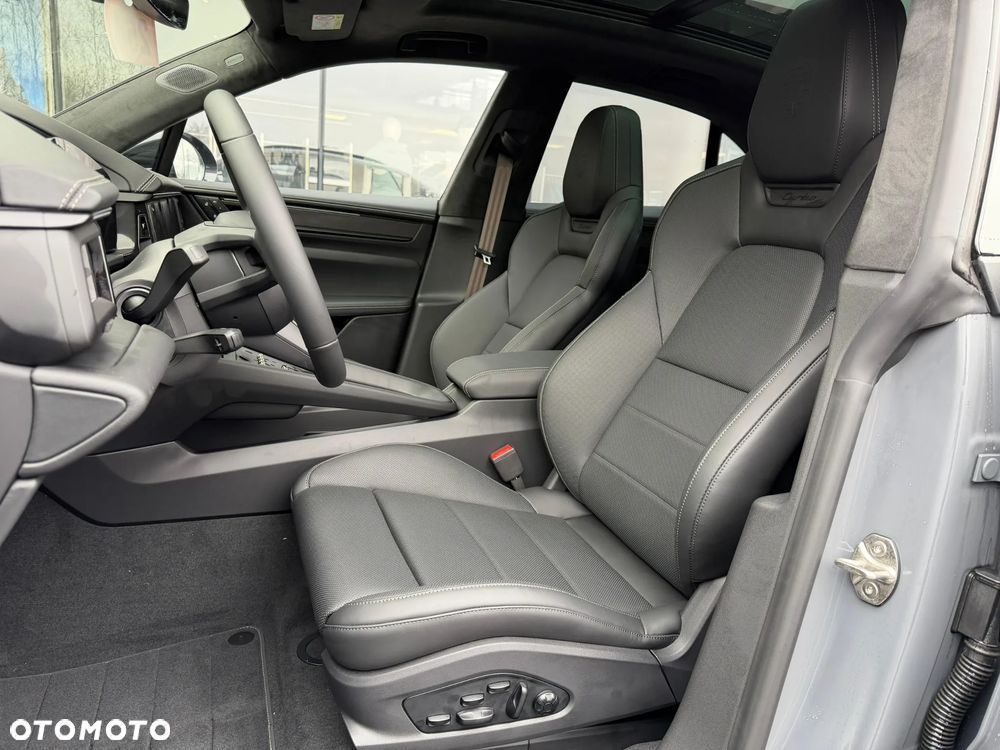 Porsche Macan - 16