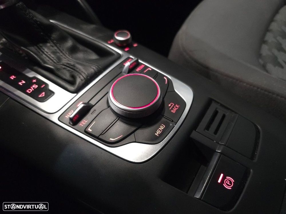 Audi A3 Sportback 1.6 TDI Attraction S tronic - 36