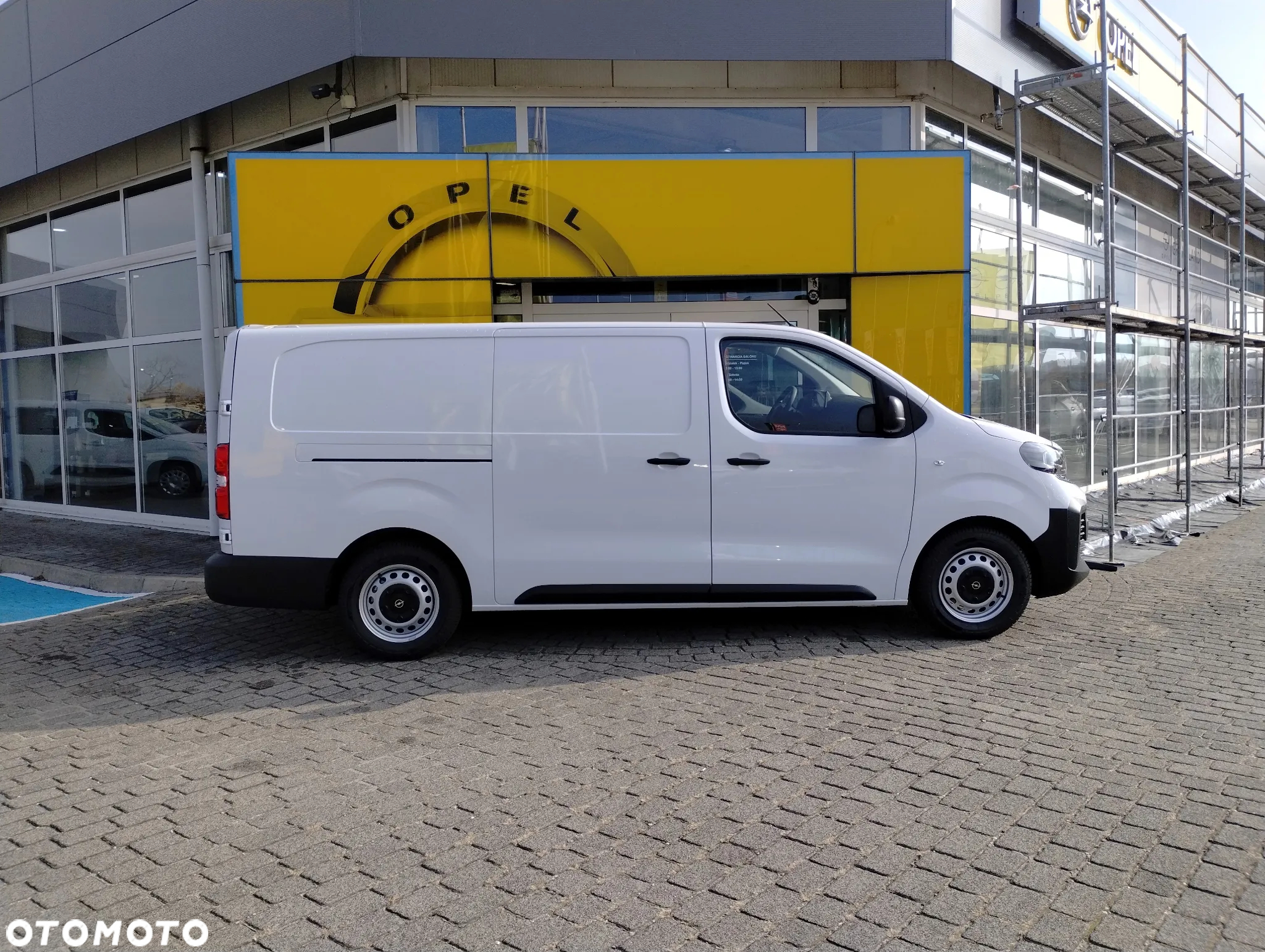 Opel Vivaro Extra Long - 8