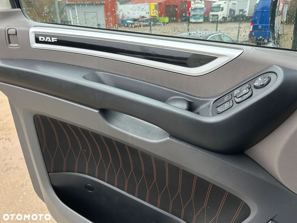DAF XF 106 530 KM RETARDER 6x2 / 3 OSIOWY / NOWY TACHOGRAF / ORYGINALNY PRZEBIEG 525 TYS. KM / POLSKI SALON / 3 OŚKA / LAMPY LED / 2019 ROK !! - 30