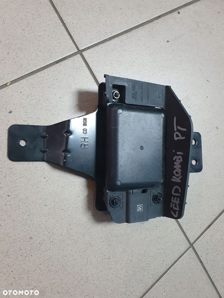 CEED III KOMBI RADAR PRAWY TYŁ TYLNY 99150-J7110 ACC SENSOR MARTWEGO POLA