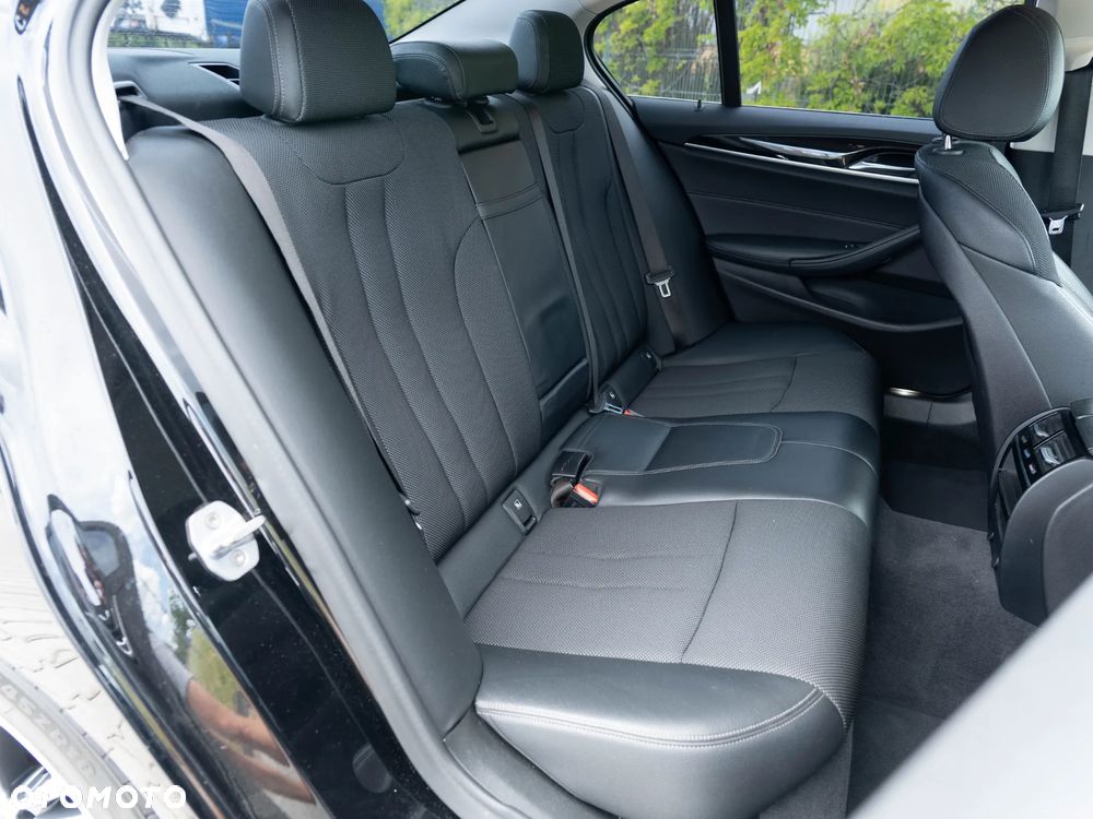 BMW Seria 5 520d Sport Line sport - 19