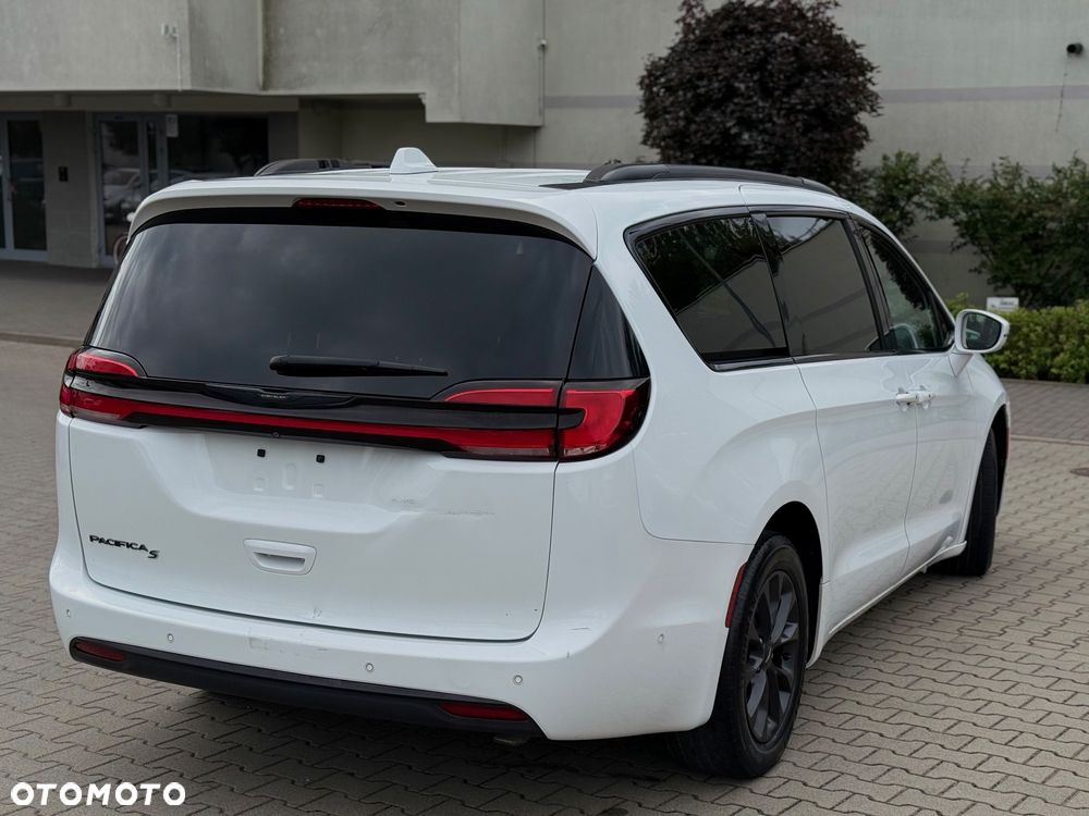 Chrysler Pacifica - 3