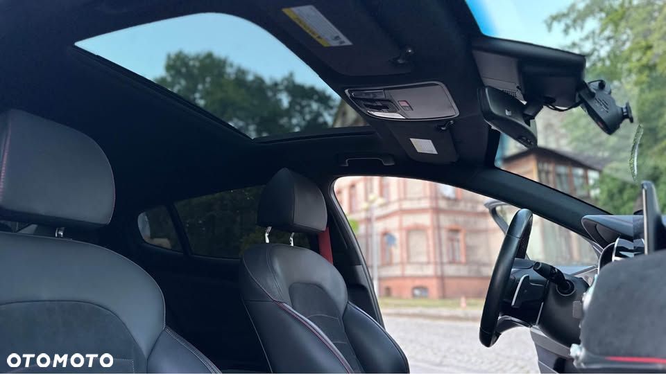 Kia Stinger - 9