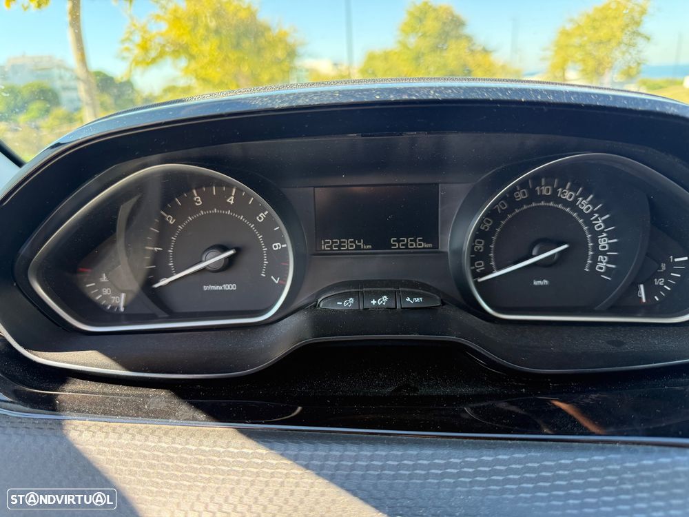 Peugeot 208 1.2 PureTech Style - 9