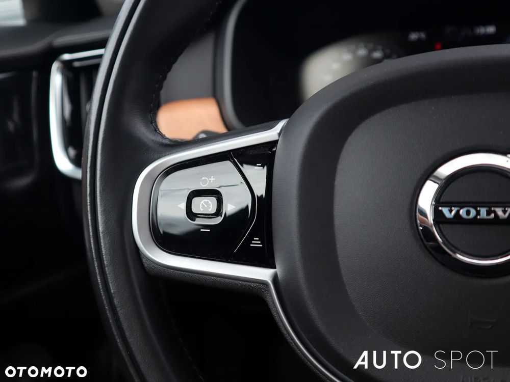 Volvo V90 T8 AWD Plug-In Hybrid Inscription - 19