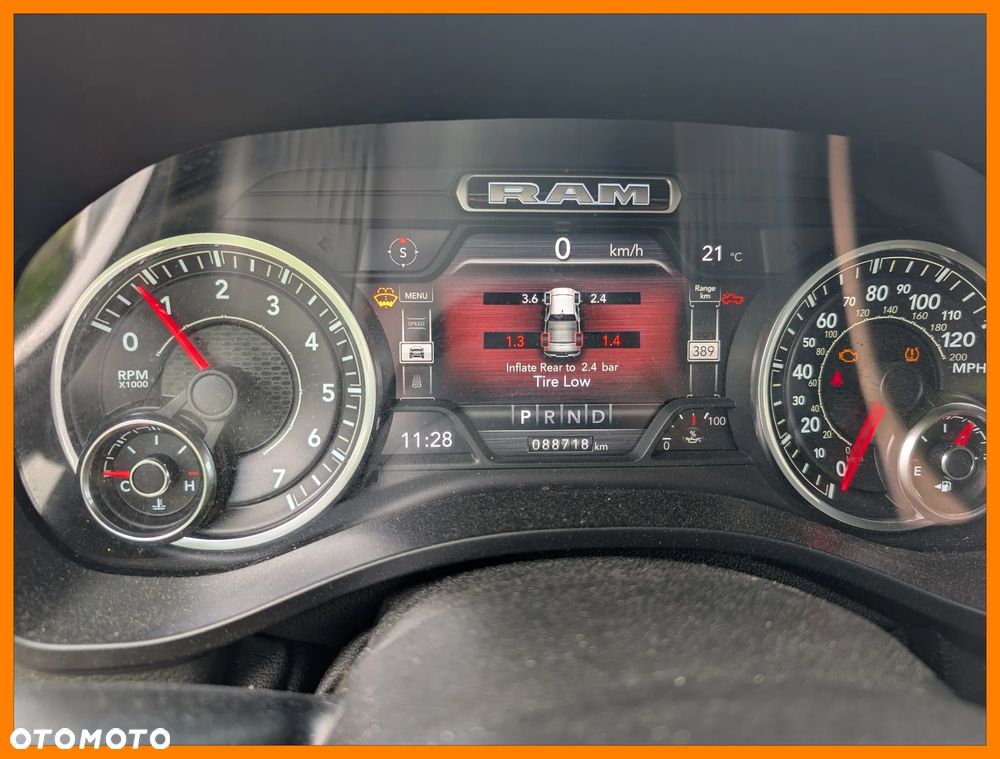 RAM 1500 Crew Cab Shortbed Bighorn - 22