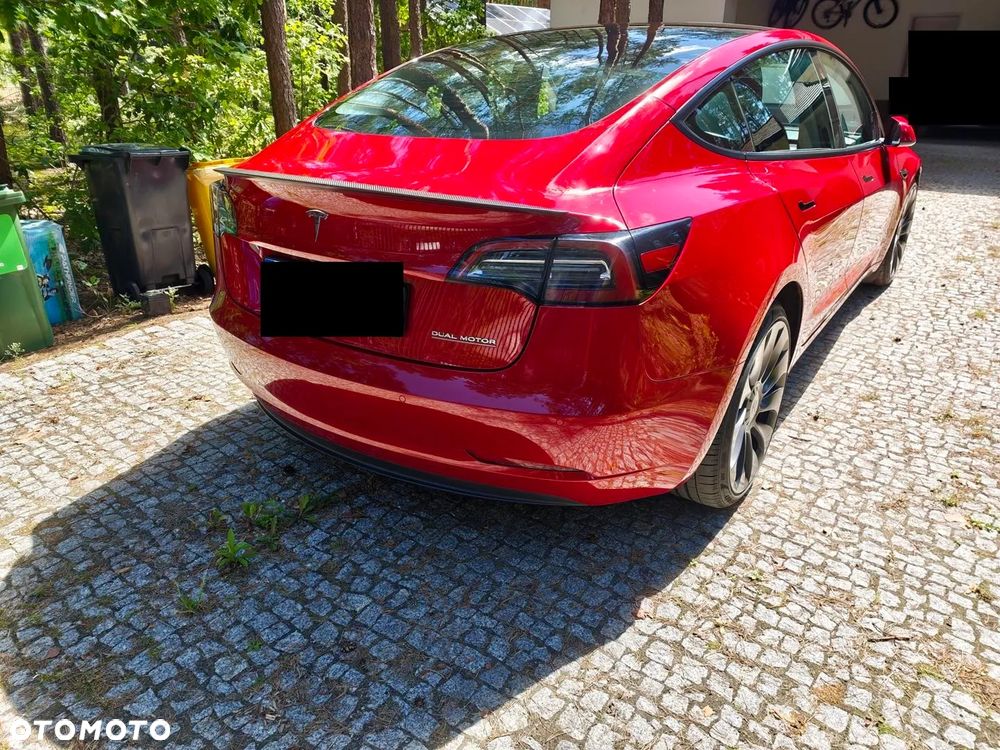 Tesla Model 3 - 16