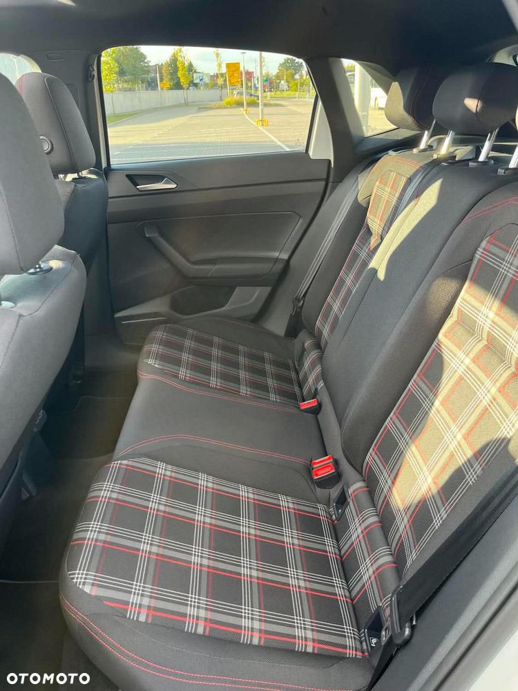 Volkswagen Polo - 14