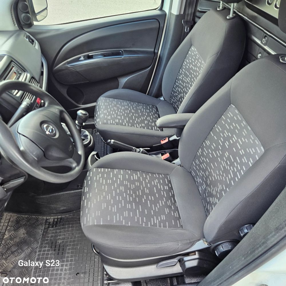 Opel COMBO - 16
